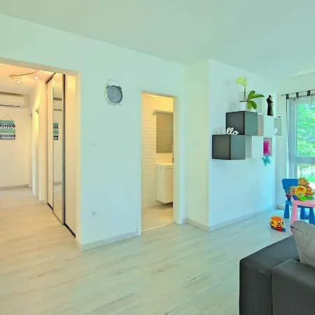 Holiday In 33508